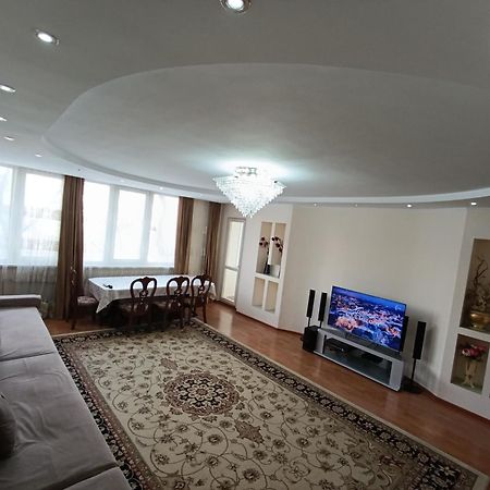 Улица Гоголя 2 Апартаменты 180 Метров Almaty Exterior foto