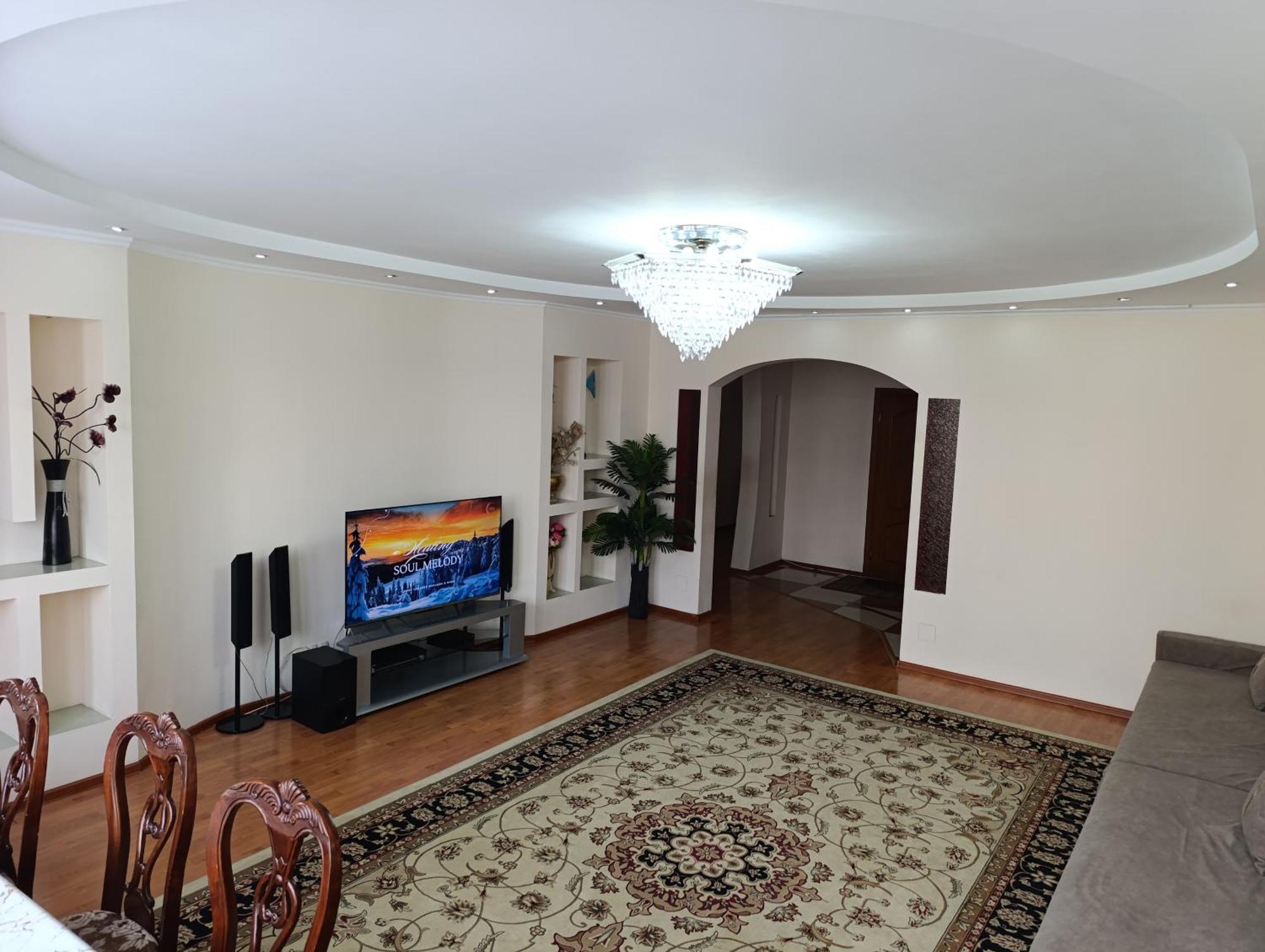 Улица Гоголя 2 Апартаменты 180 Метров Almaty Exterior foto